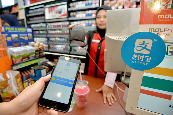 Alipay и Wechat Pay завлекают китайских покупателей в «мир безнала»